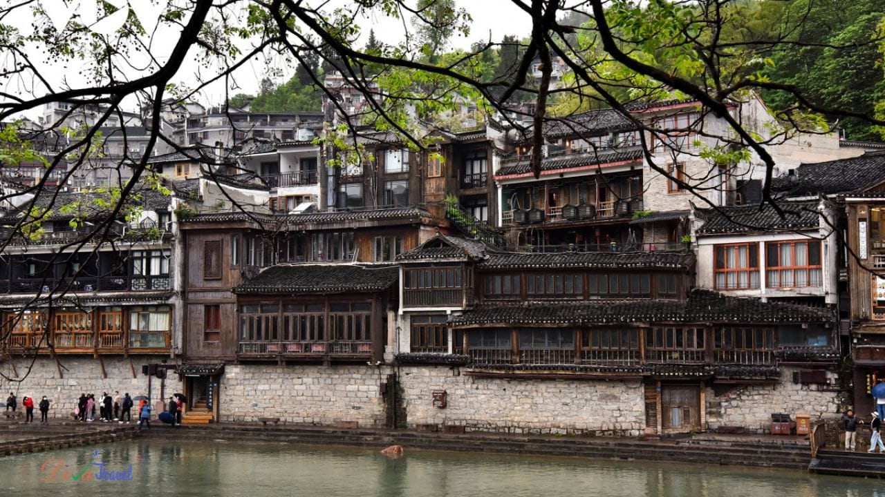 Kinh nghiệm du lịch Phượng Hoàng Cổ TRấn